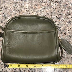 Coach leather purse green, never used like new